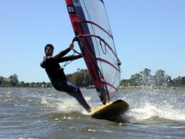 Windsurfing - A hullmok htn 